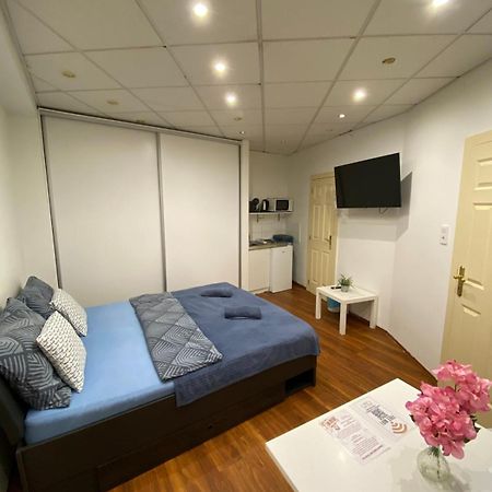 Malasits Apartman Gyor Exterior photo