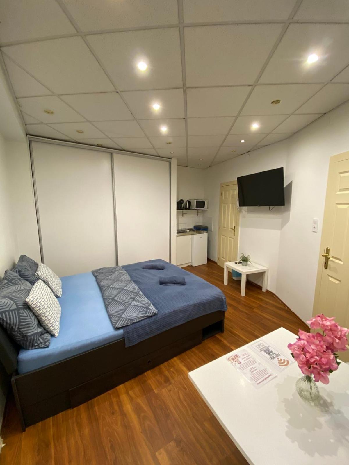Malasits Apartman Gyor Exterior photo